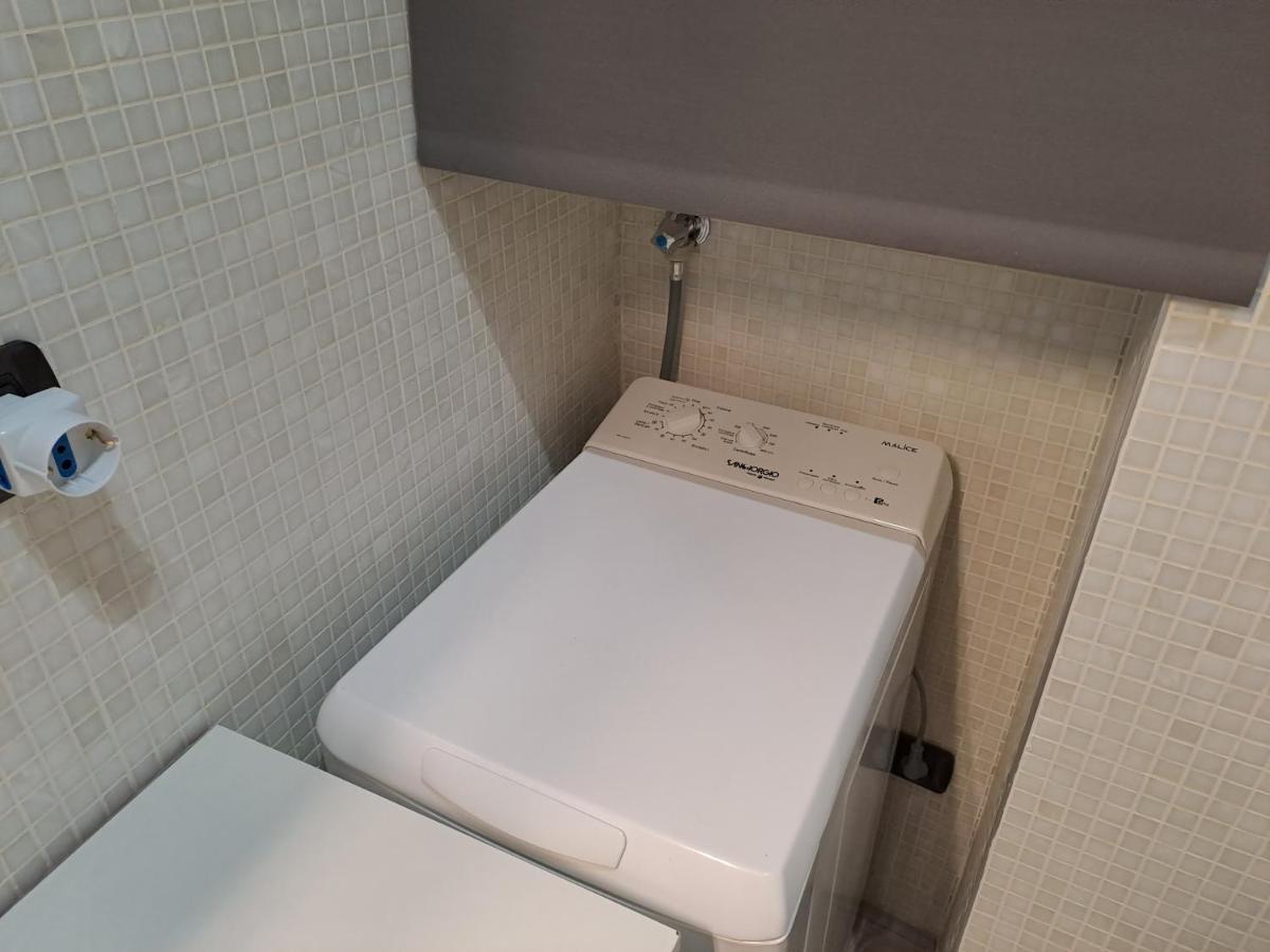 Appartamento Nel Cuore Di Parma - Laterale Via Farini Exteriör bild
