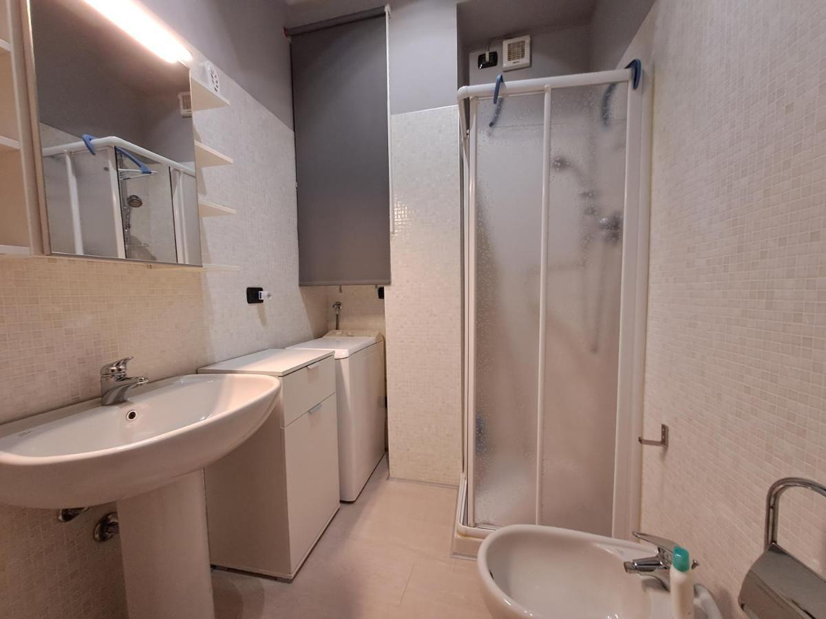 Appartamento Nel Cuore Di Parma - Laterale Via Farini Exteriör bild